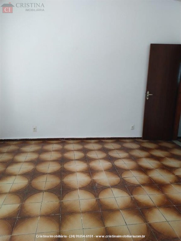 Casa para Alugar no Morada da Colina em Resende