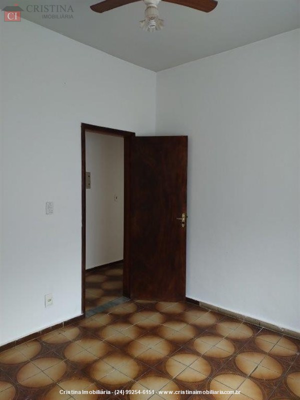Casa para Alugar no Morada da Colina em Resende